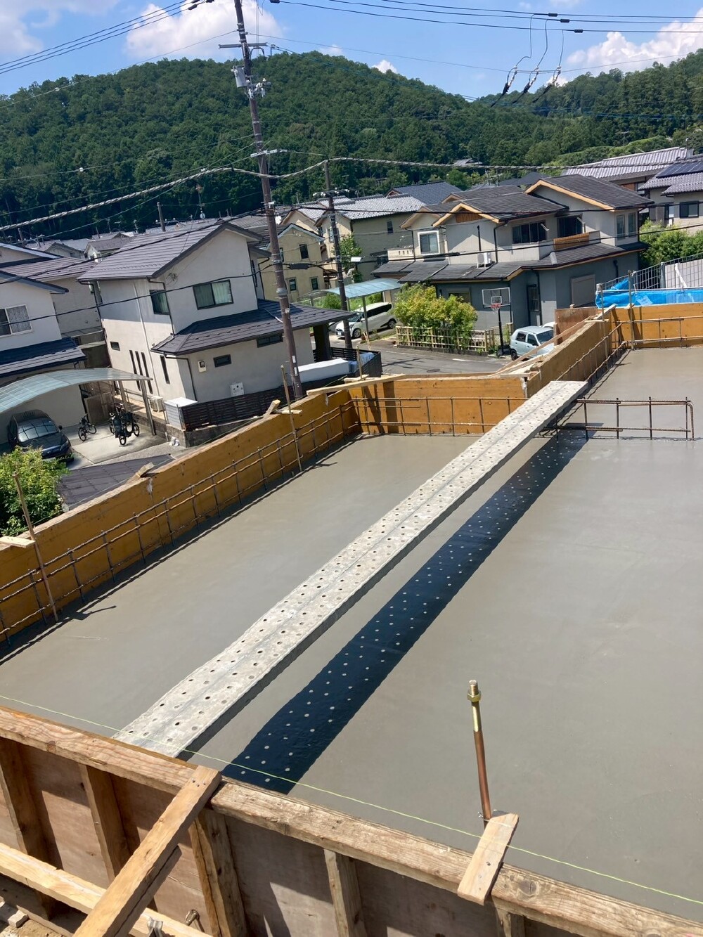 基礎ベース打設！